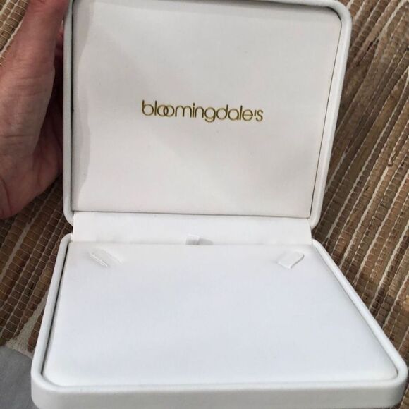 Bloomingdale's large leather rat necklace box white gold - Picture 4 of 5